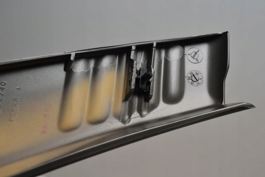 фото №7, Mercedes w126 se sel молдинг крыла левый задняя