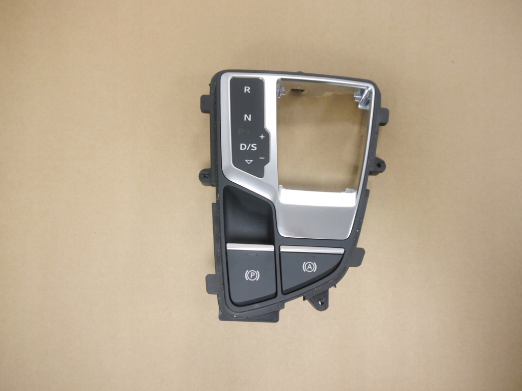 фото №1, Audi a4 a5 8w дисплей передач 8w1713111c