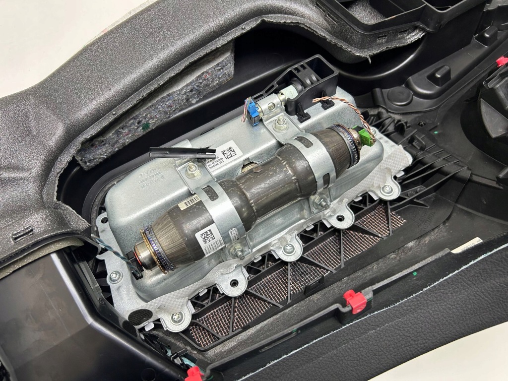 Приборная панель приборная черная кожа schwarz softskin bmw 6 f06 f12 f13 9229953 Киев