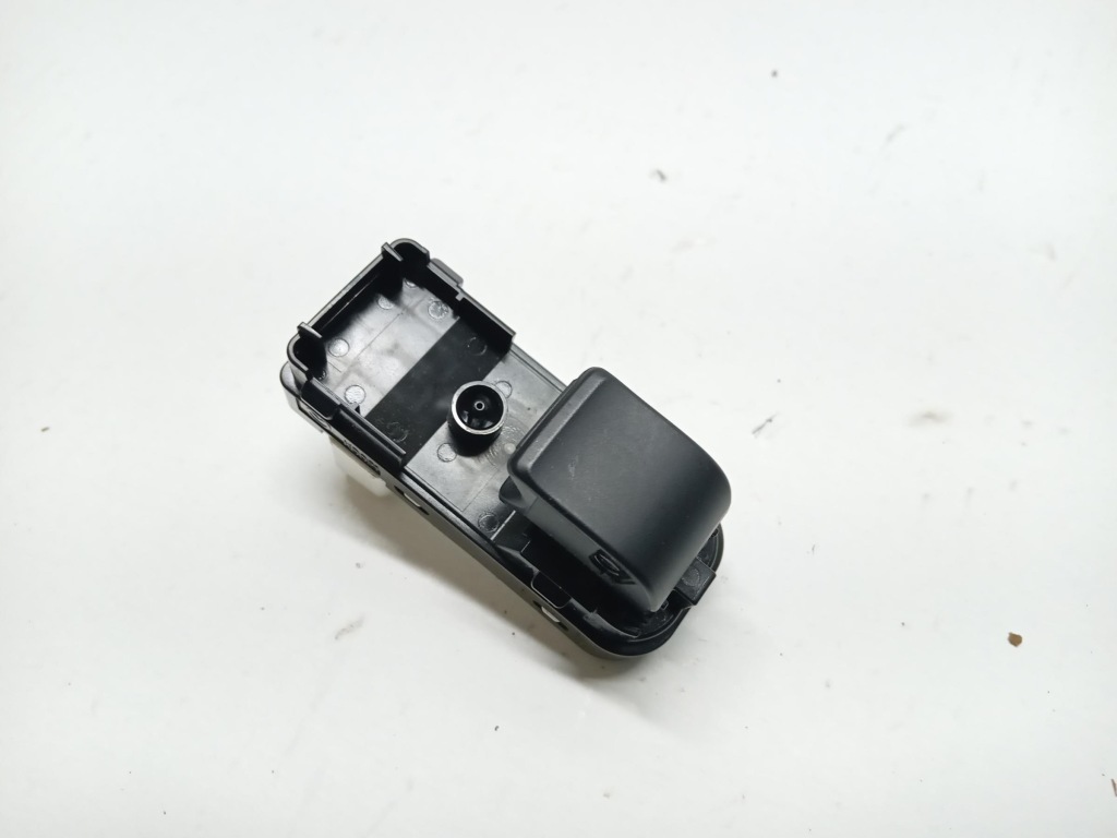 фото №1, Переключатель окон задняя mazda 3 iii bm