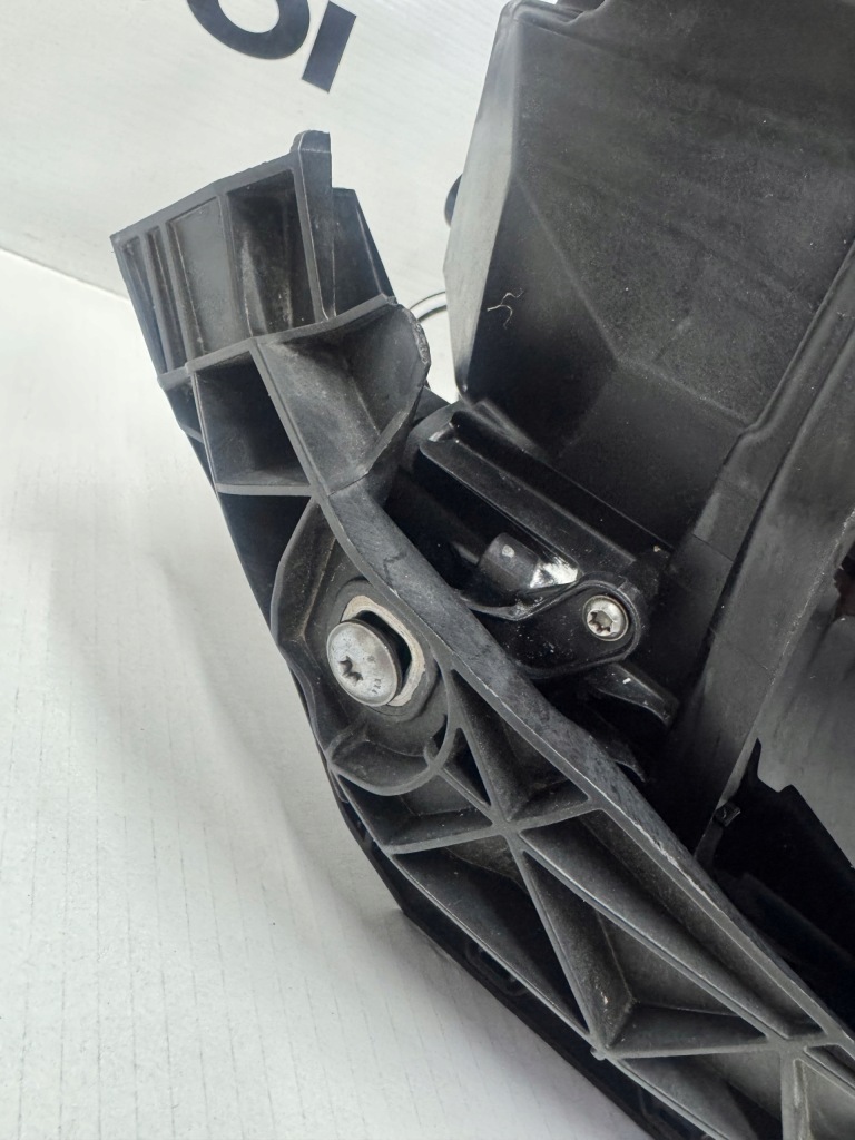 фото №7, Audi e-tron q4 89a 2021-2025 full led matrix лампа правая передняя + направляющая