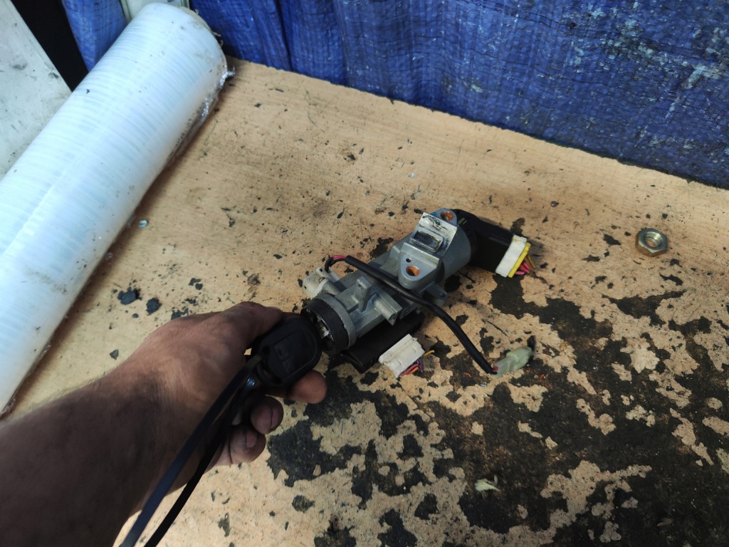 фото №1, Chevrolet lacetti замок запалювання з ключ