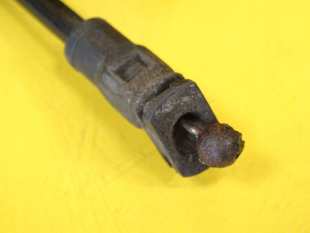 Трос ручка відкривання капот vw passat b5.5 3b1823531c / 3b1823535b nr368 Зі Шроту