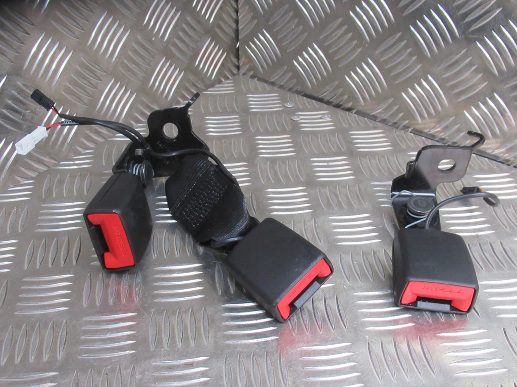 фото №1, Bmw x6 g06 заскочки поперечина ременів комплект