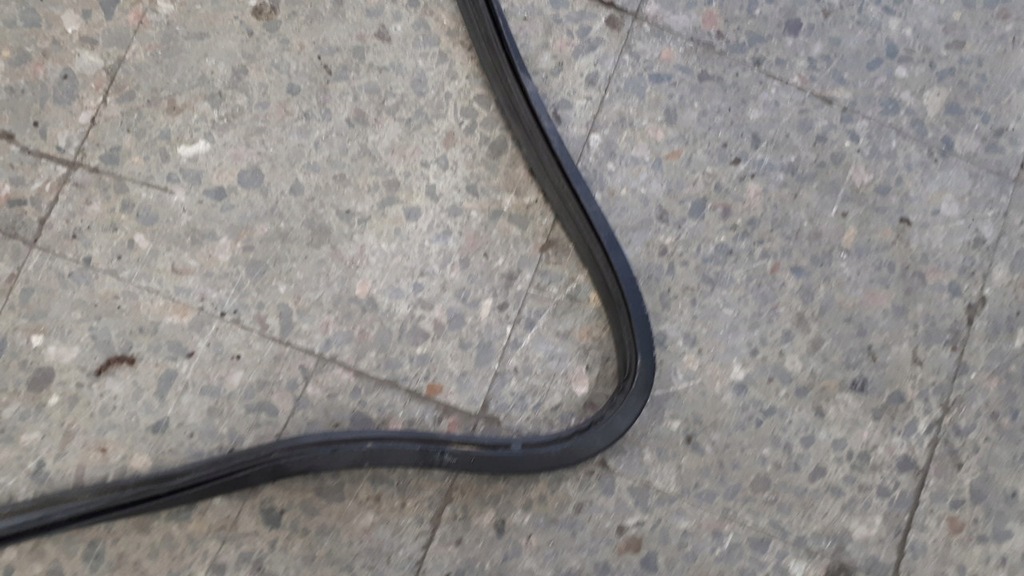 фото №10, Прокладка скло правий задня kia carnival 02