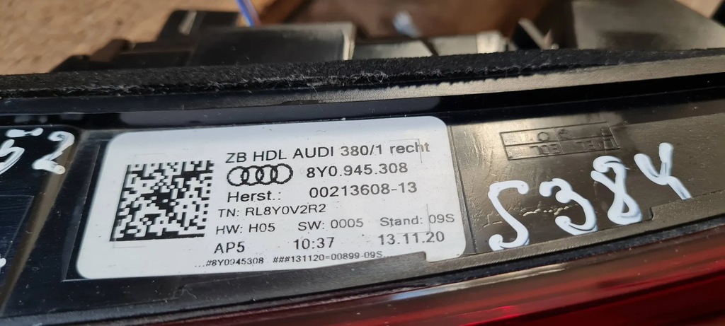 фото №7, S3 8y a3 лампа правая правый задняя w крышка 8y0945308