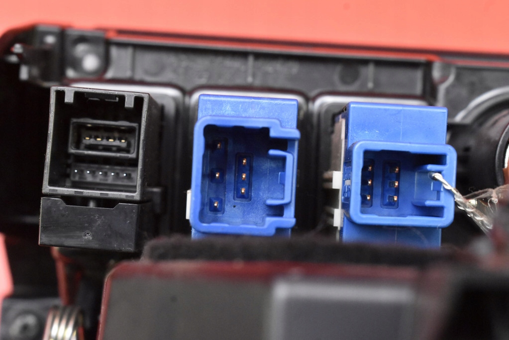 фото №10, Бардачок туннель среднего 55414-02320 toyota auris ii e18 lift 15-18