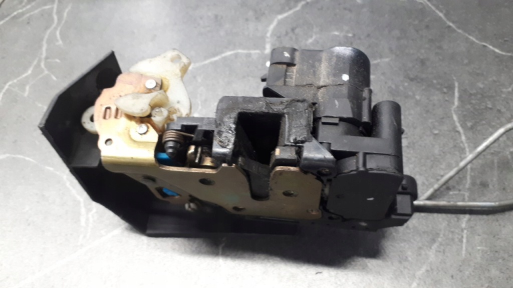 фото №4, 18110242 замок правый перед alfa romeo 156 t