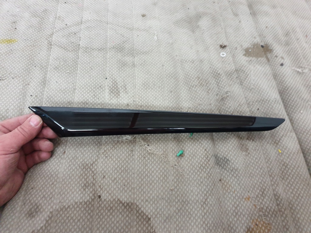 фото №1, Maserati levante молдинг dekor дверь правый задняя