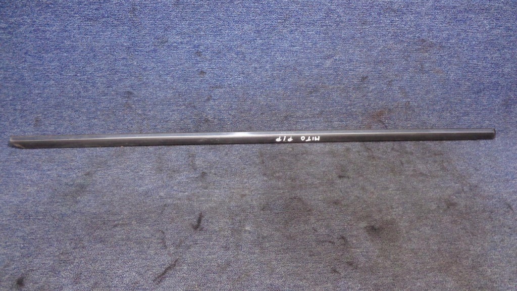 Купити Молдинг ущільнювач alfa romeo mito 08- права хром