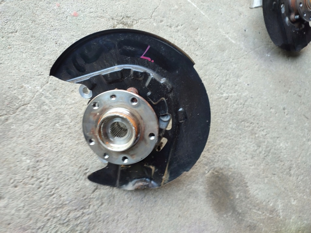 Купить Renault megane v 5 e-tech поворотный кулак ступица левая