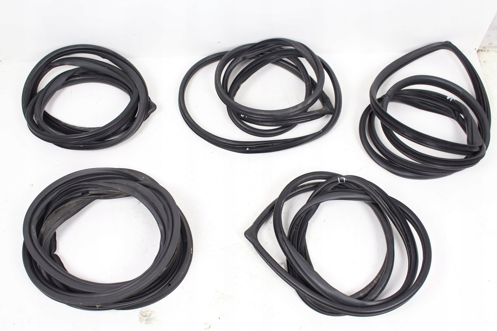 фото №1, Прокладка ущільнювачі двері ssangyong rodius 2017