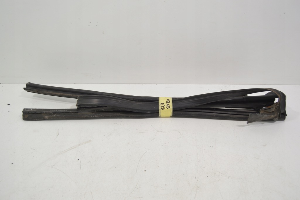 фото №1, Прокладка стекло лобовое рамы mercedes r129 sl 1297201178