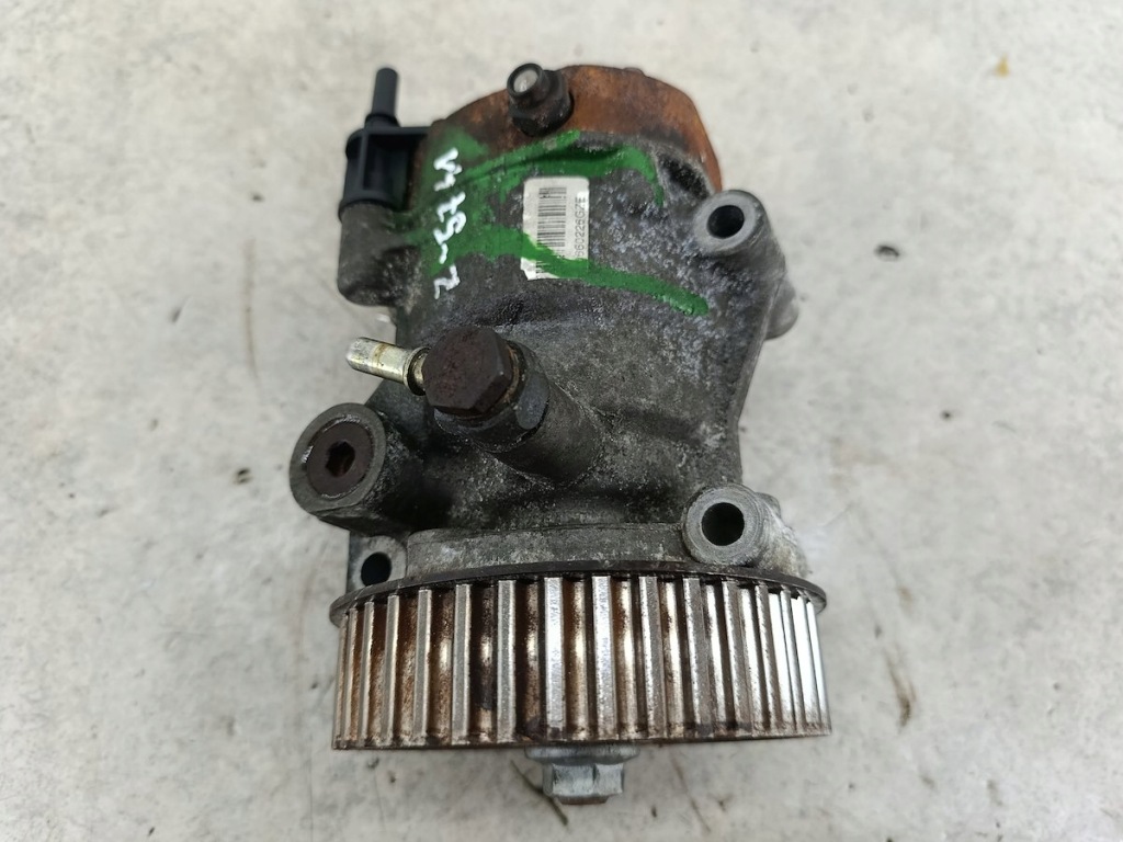 Насос впрыскная renault kangoo 2 8200423059a 8200057225 r9042a041a delphi Цена