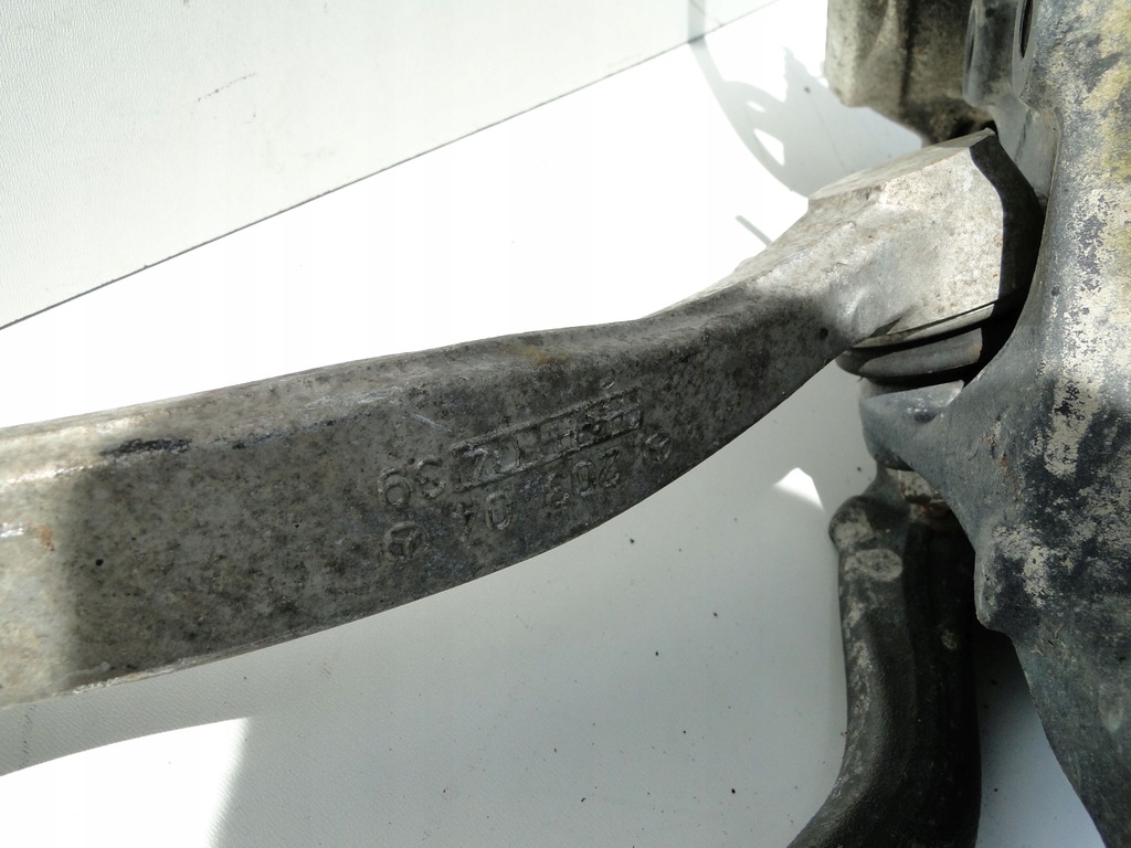 фото №9, Mercedes поворотний кулак передня права супорт важелі a2093320101 clk 209