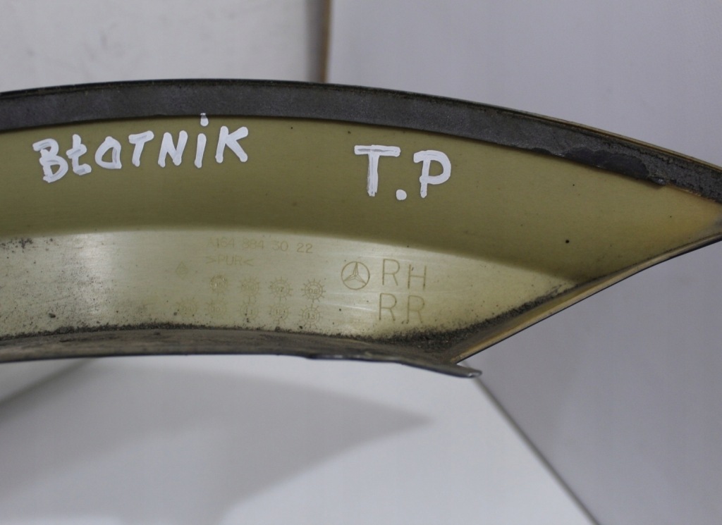 Накладка молдинг amg крила задня права mercedes ml w164 a1648843022 197 Ціна