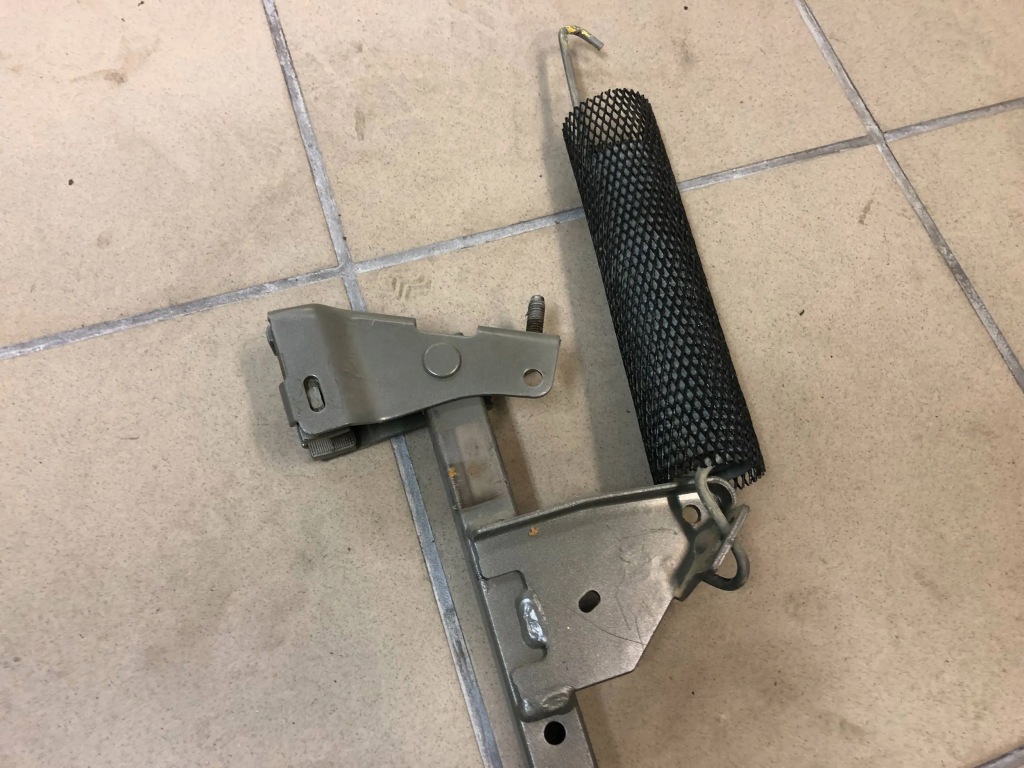 фото №2, Dodge charger правий петля кришки багажника r712af