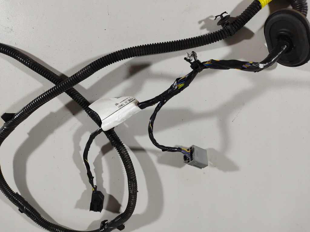 фото №14, Volvo v60 13r- электропроводка жгут бампера задняя