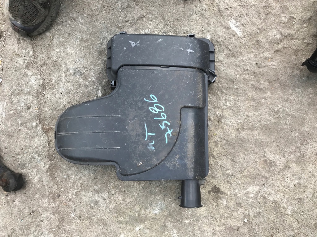 фото №1, Toyota yaris ii 1.0 корпус фильтра воздуха