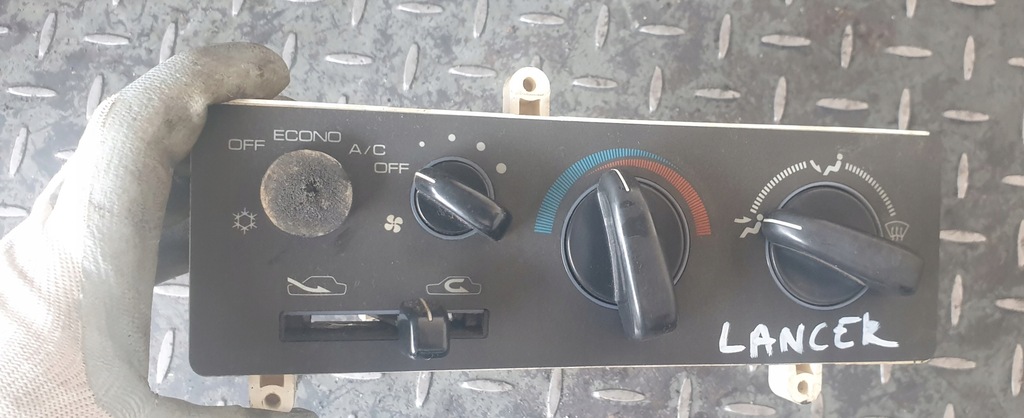 фото №1, Панель обдув mitsubishi lancer iv 88-92