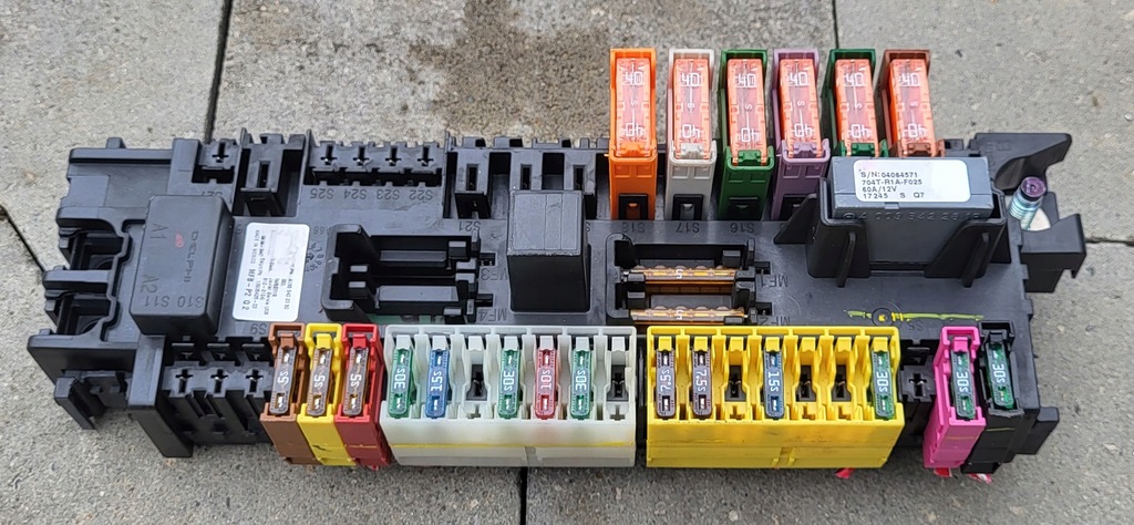 фото №1, Mercedes ml gle w166 коробка предохранителей