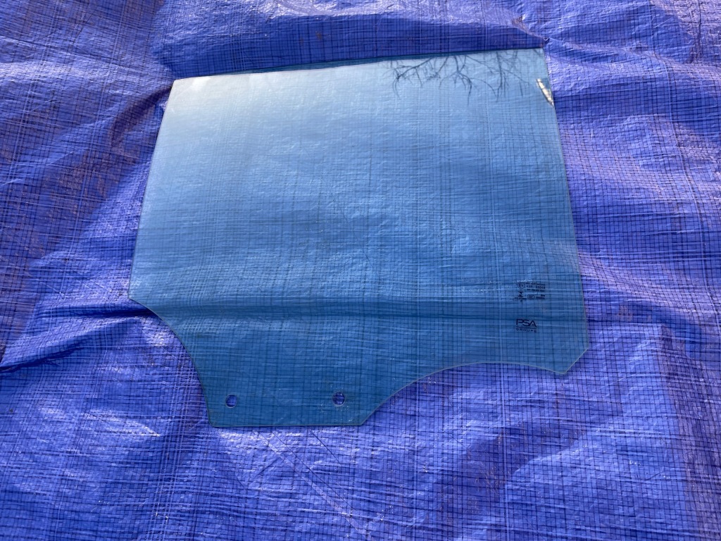 фото №2, Peugeot 208 ii стекло дверь правый задняя 2021 rok