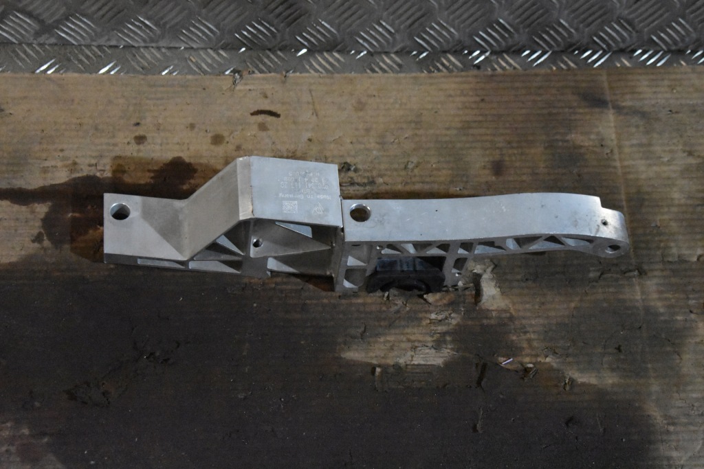 фото №1, Idealny кронштейн підрамник porsche panamera 970 1