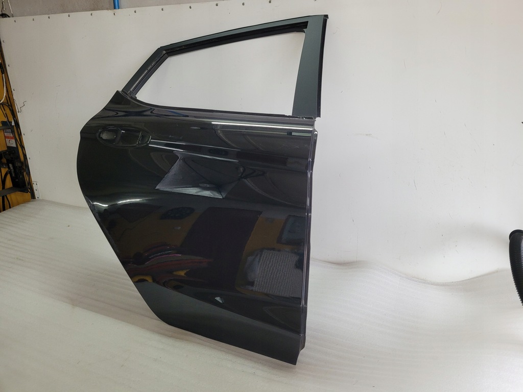 фото №2, Ford fiesta mk8 16-22 дверь правое задняя задние