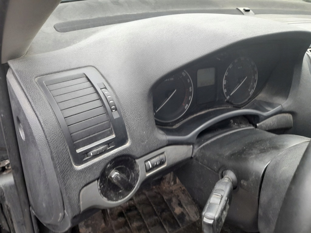 фото №11, Skoda octavia ii pulpit панель приладів приладова панель консоль