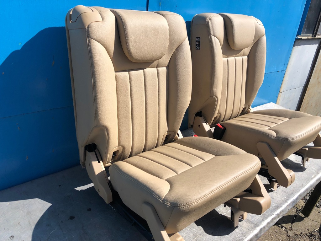 фото №13, Mercedes w251 long 05- сиденья заднее сиденье обивка кожа бежевые 6 человек