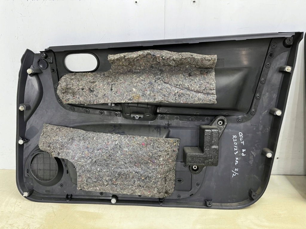 фото №14, Обивка mitsubishi colt z30 vi 6 04-12r. 3d обшивки дверь комплект