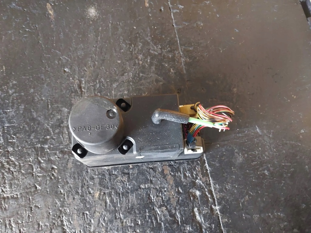 фото №8, Помпа центрального замка hella audi a4 b5 8d 4a0862257j