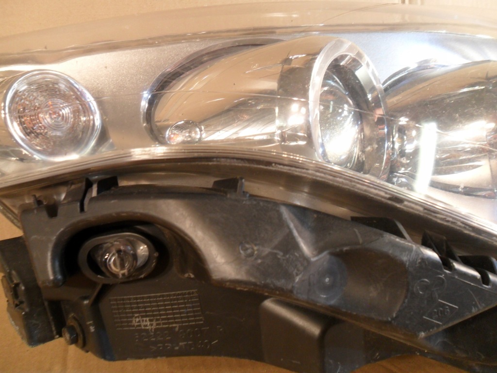 фото №9, Лампа правый перед eu 89901835 renault laguna iii 3 260100032r