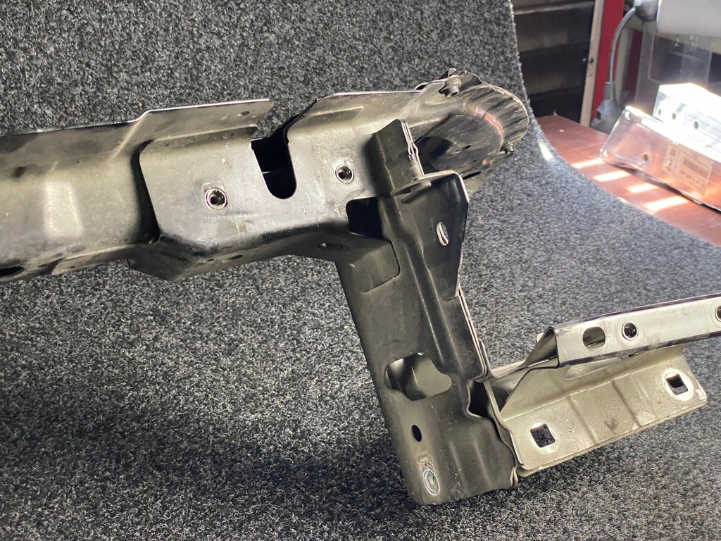 фото №8, Range rover evoque pas передний усилитель