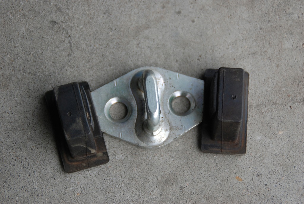 фото №1, Kia sportage iii засов крышки задняя