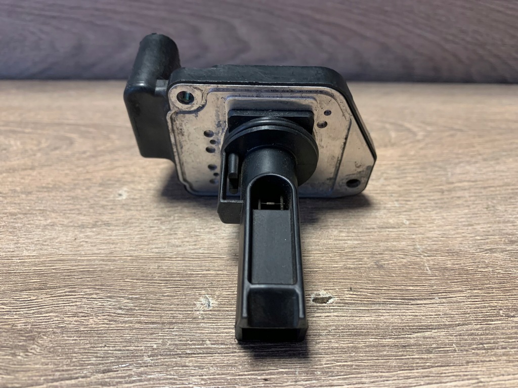 фото №1, Витратомір audi a8 d3 057906461f