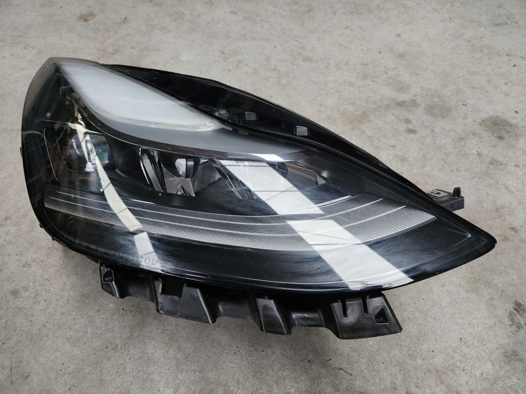 Купити Tesla y full led 1514953 оригінал