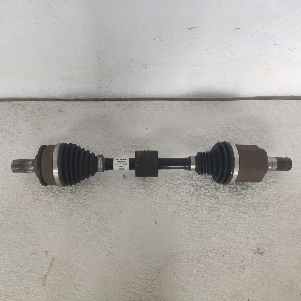 фото №1, Volvo xc60 ii 2022 b4 мягкий гибрид 2.0d приводной вал левая 32339220