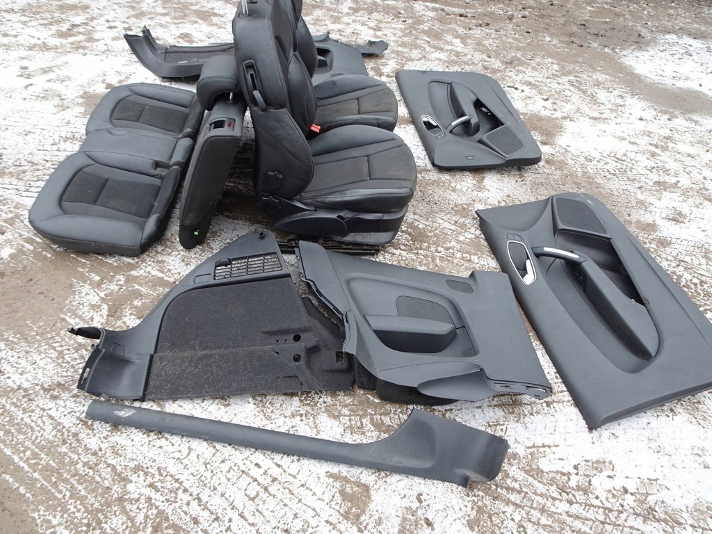 фото №10, Сиденья обшивки пластики потолок kpl. audi a1 8x s-line