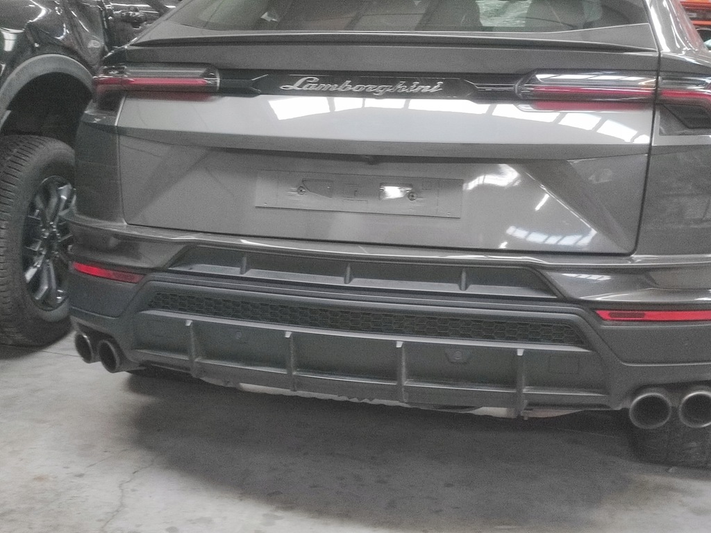 фото №2, Lamborghini urus четверть левая задняя