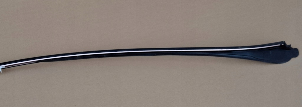 фото №8, Mercedes a-klasa w176 молдинг дах дахова права