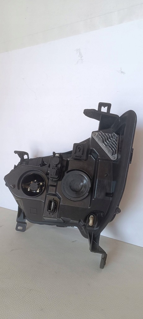 фото №11, Лампа renault master iv 4 led 19- права 260105567r