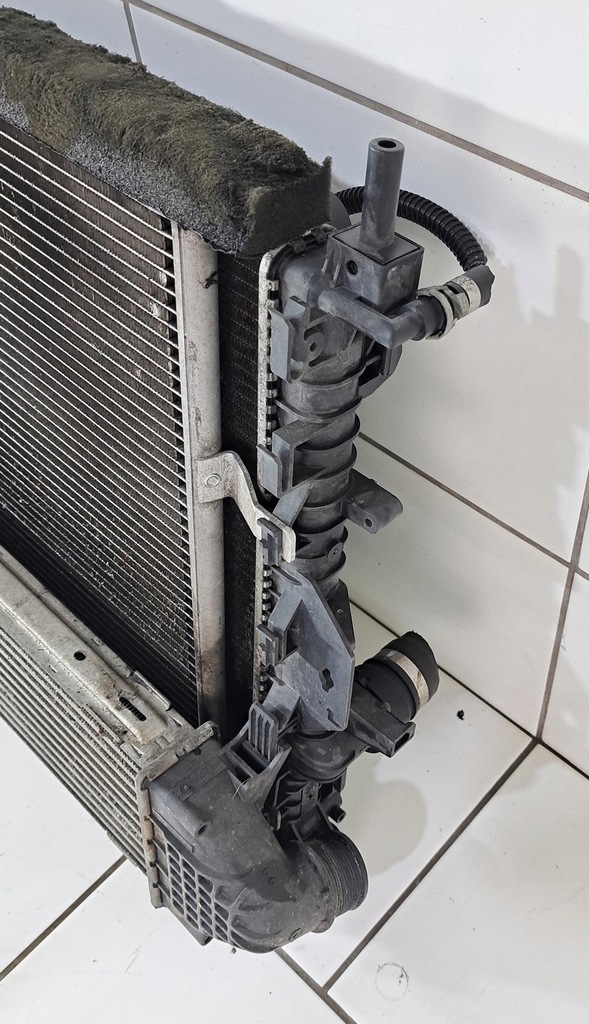 фото №8, Ford kuga mk1 2.0tdci радиатор + вентилятор комплект