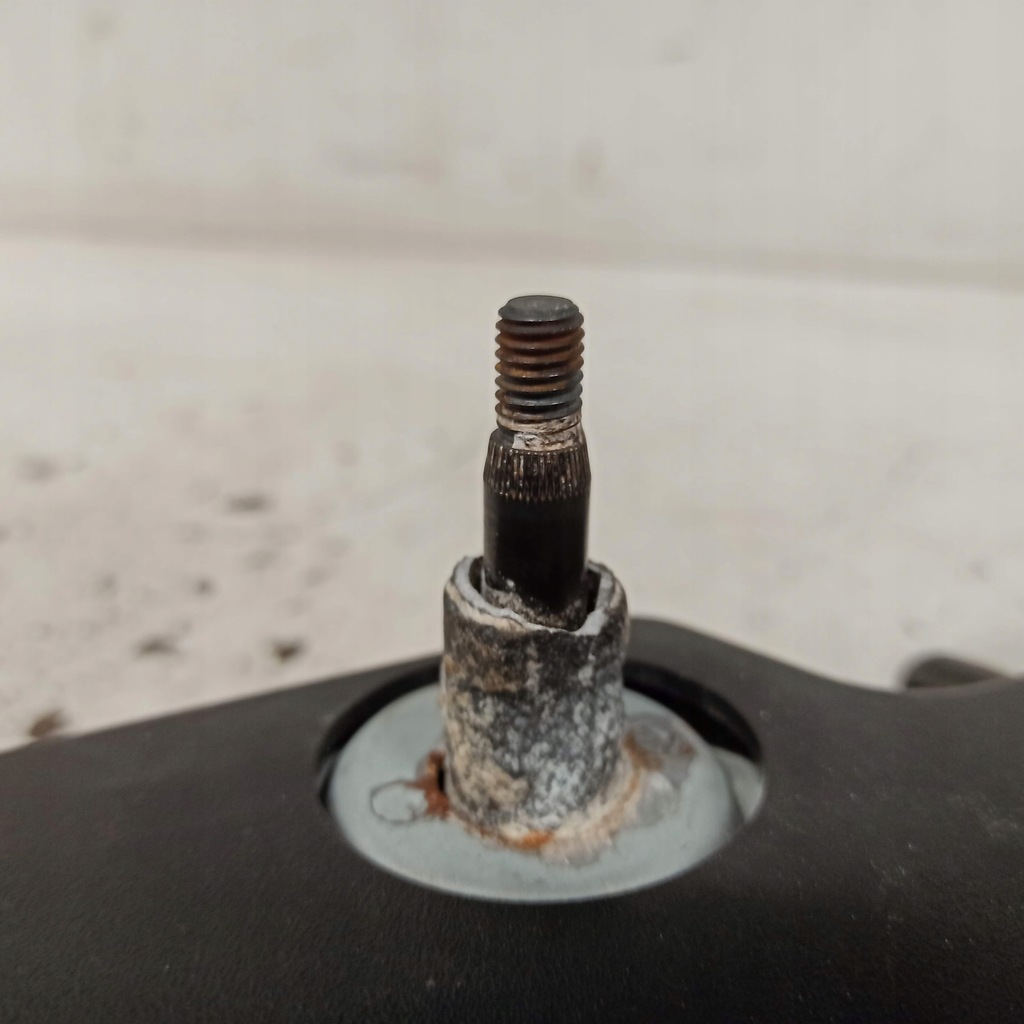 фото №5, Hyundai tucson i 04-09 5/5 pń двигатель дворник задняя 98700-2e001 треснувший