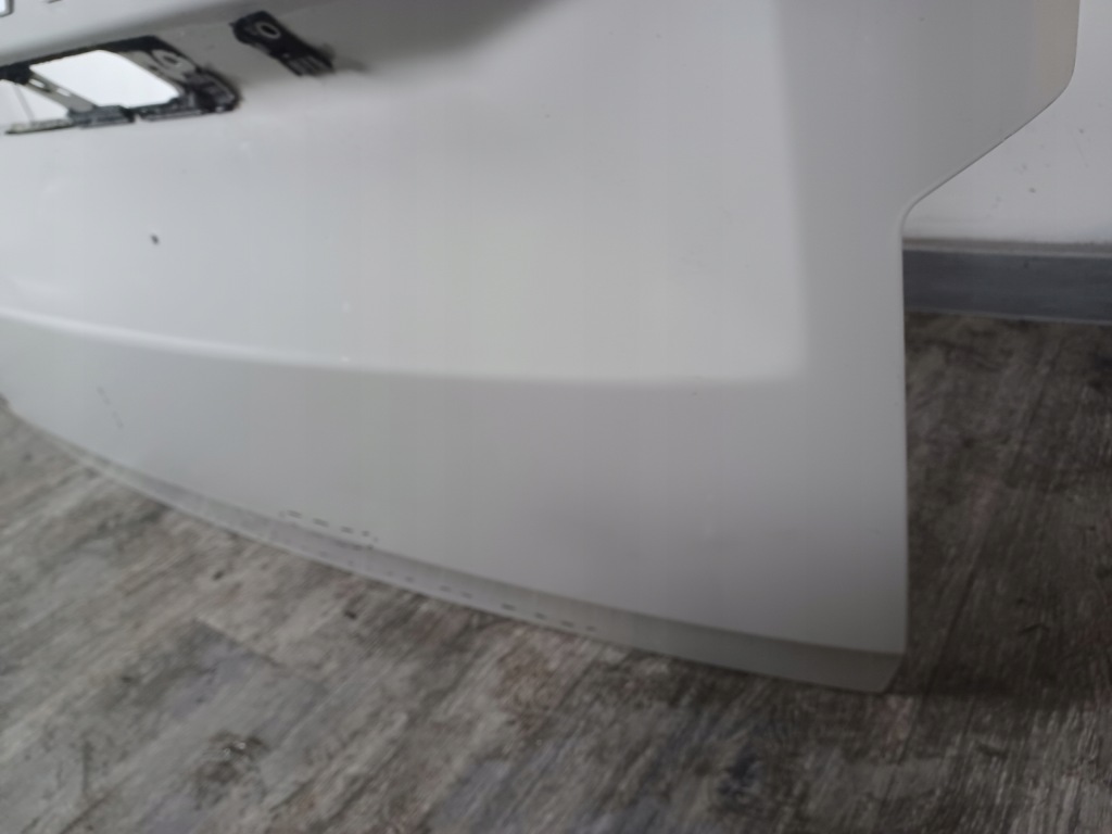 Кришка багажника задній задня --- dacia duster 3 3 2023- --- кришка багажника --- в Україні