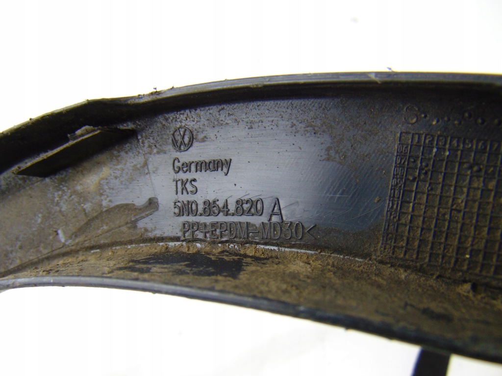 фото №7, Молдинг крыла правый задняя задняя vw tiguan 5n 5n0854820a