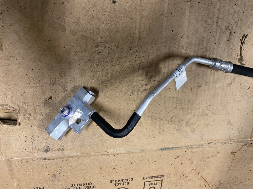 фото №6, Porsche cayenne iii 9y 9y0 audi q7 q8 шланг трубка кондиционера 4m1816720r