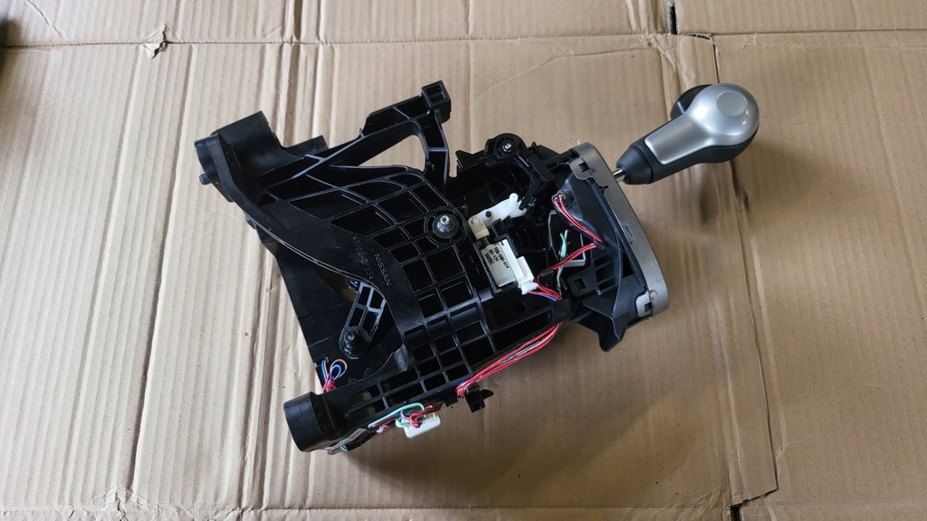 фото №1, Qashqai +2 lift j10 домкрат переключения передач автоматическая коробка передач