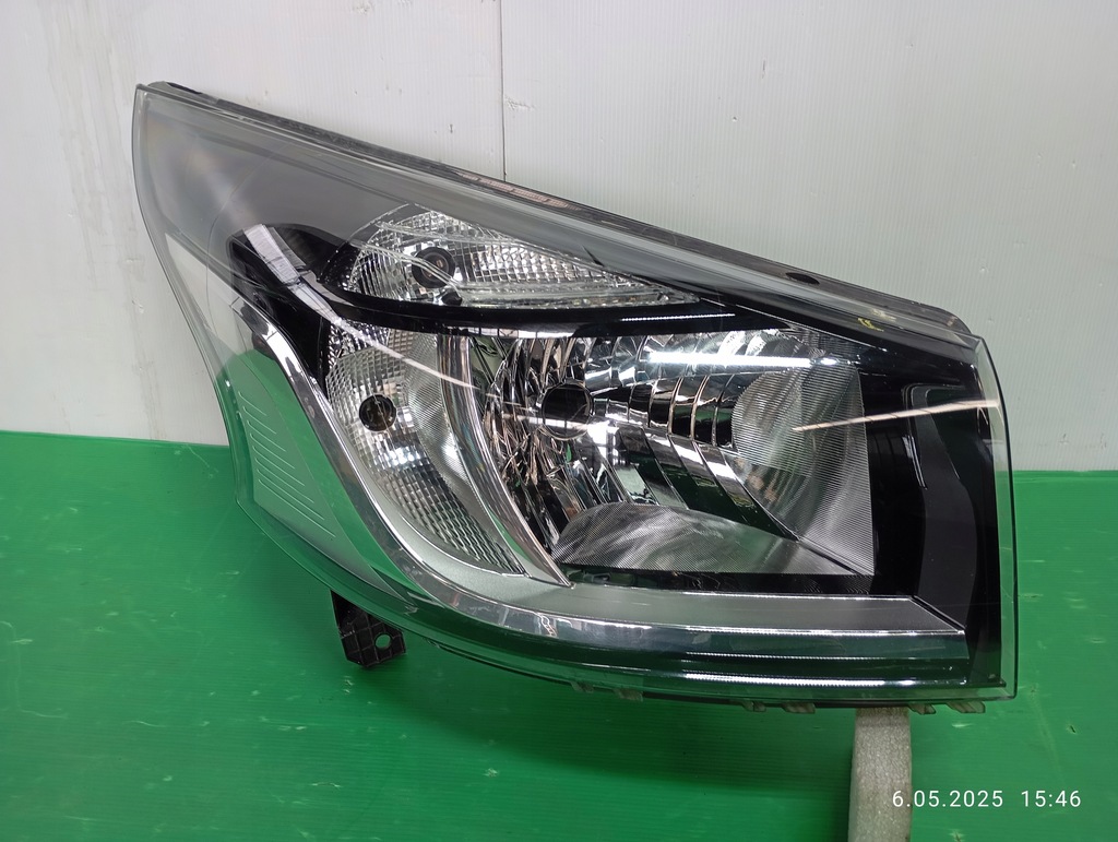 фото №1, Лампа права перед передня renault trafic iii 260109424r
