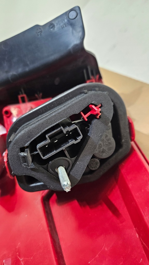 фото №9, Лампа задня задня ліва citroen c5 iii kombi 9681074180